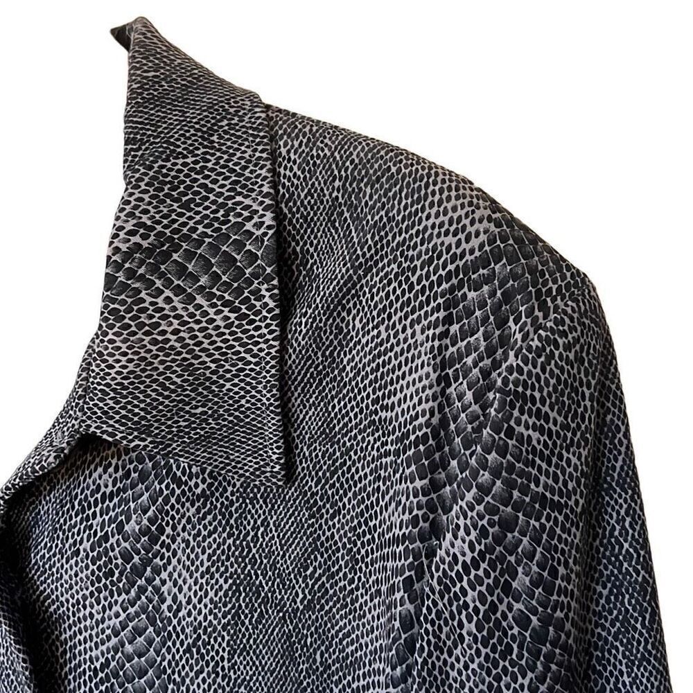 Briggs Snake Print Button Down Lightweight Jacket - Picture 4 of 8